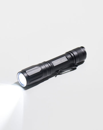 Lanterna Tática Invictus Front 1400 Lumens - Promoção