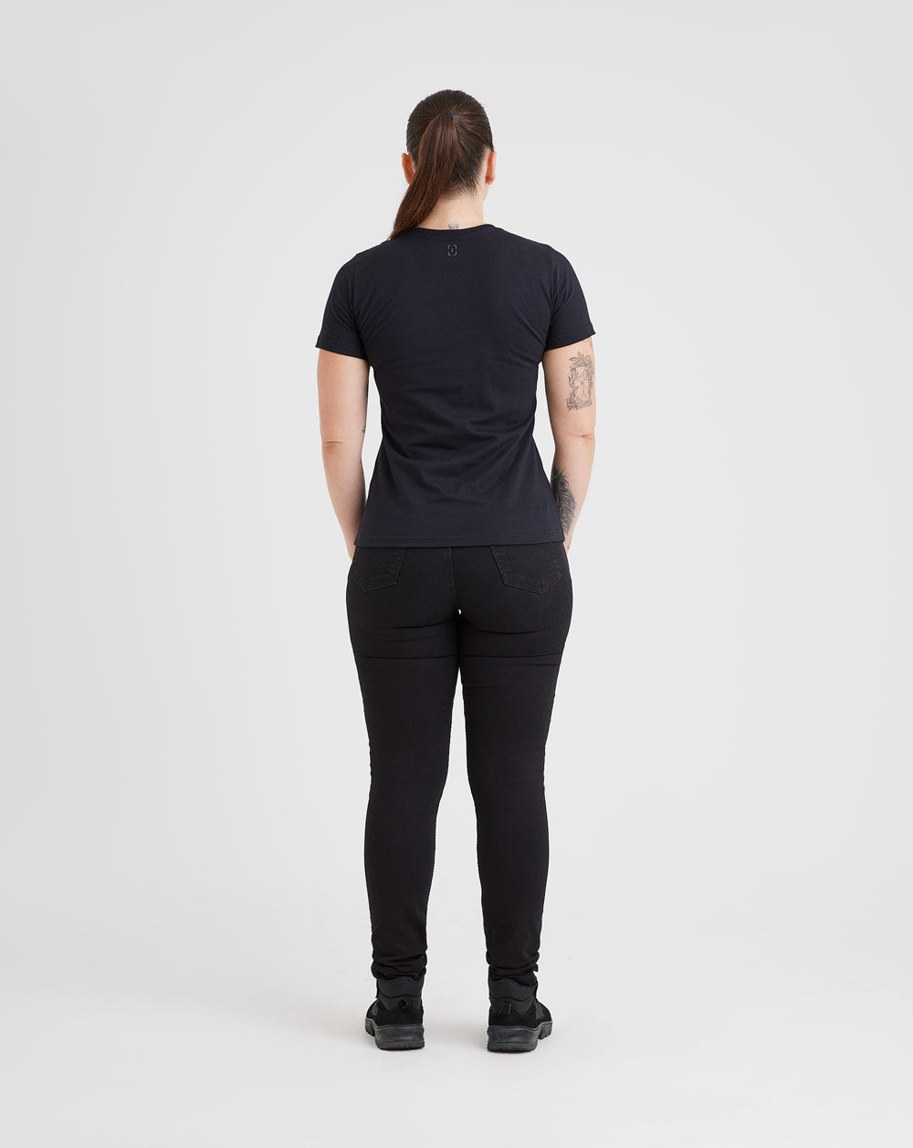 CAMISETA INVICTUS CONCEPT FORÇA PRETO FEMININA