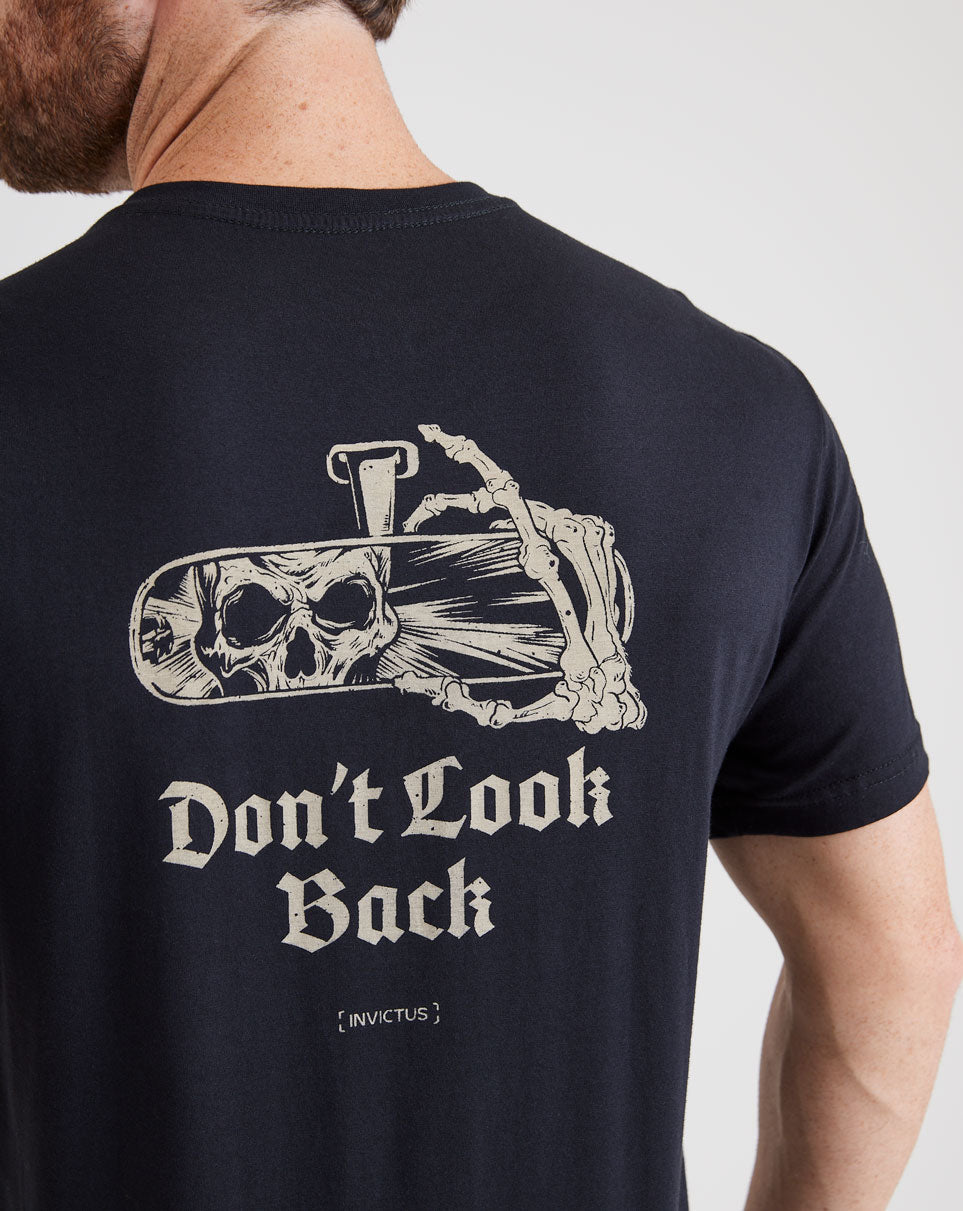 Camiseta Invictus Concept Don't Look Back - Preta