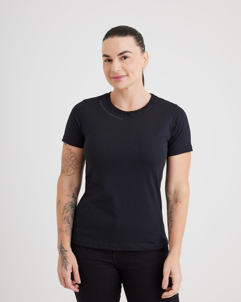 CAMISETA INVICTUS CONCEPT FORÇA PRETO FEMININA