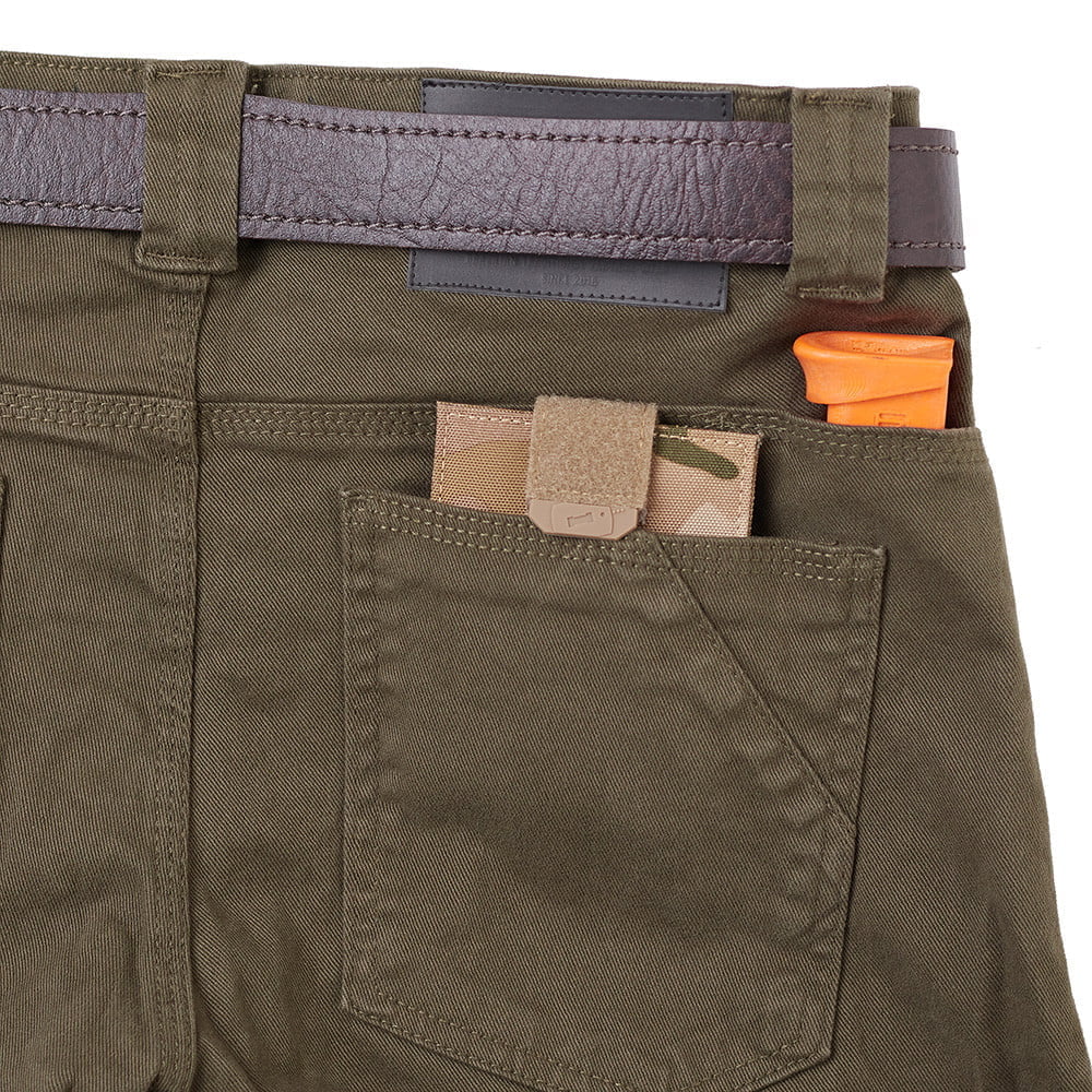 BERMUDA CARGO INVICTUS ENDURANCE STRONGER VERDE MILITAR