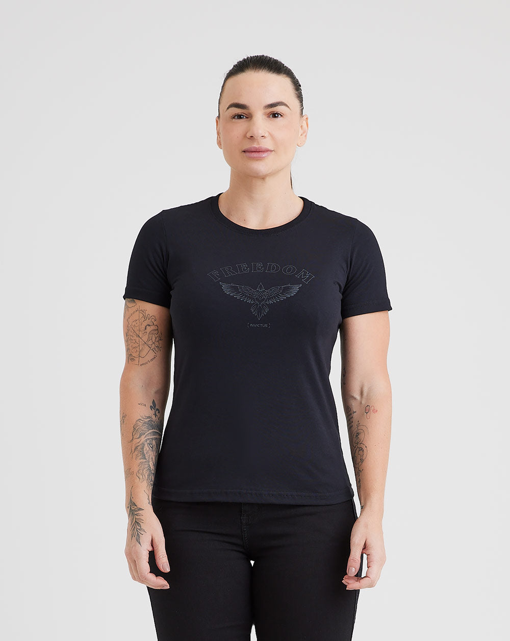 CAMISETA INVICTUS CONCEPT FREEDOM - PRETO FEMiNINA