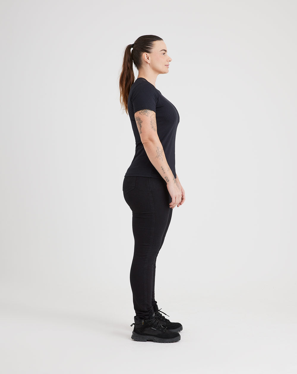 CAMISETA INVICTUS CONCEPT FORÇA PRETO FEMININA