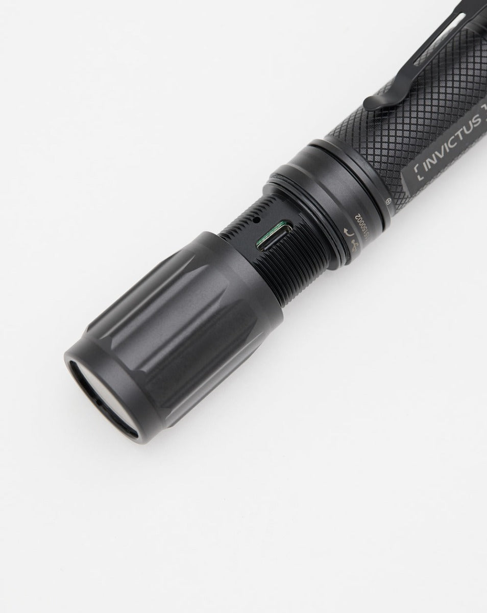 Lanterna Tática Invictus Front 1400 Lumens - Promoção
