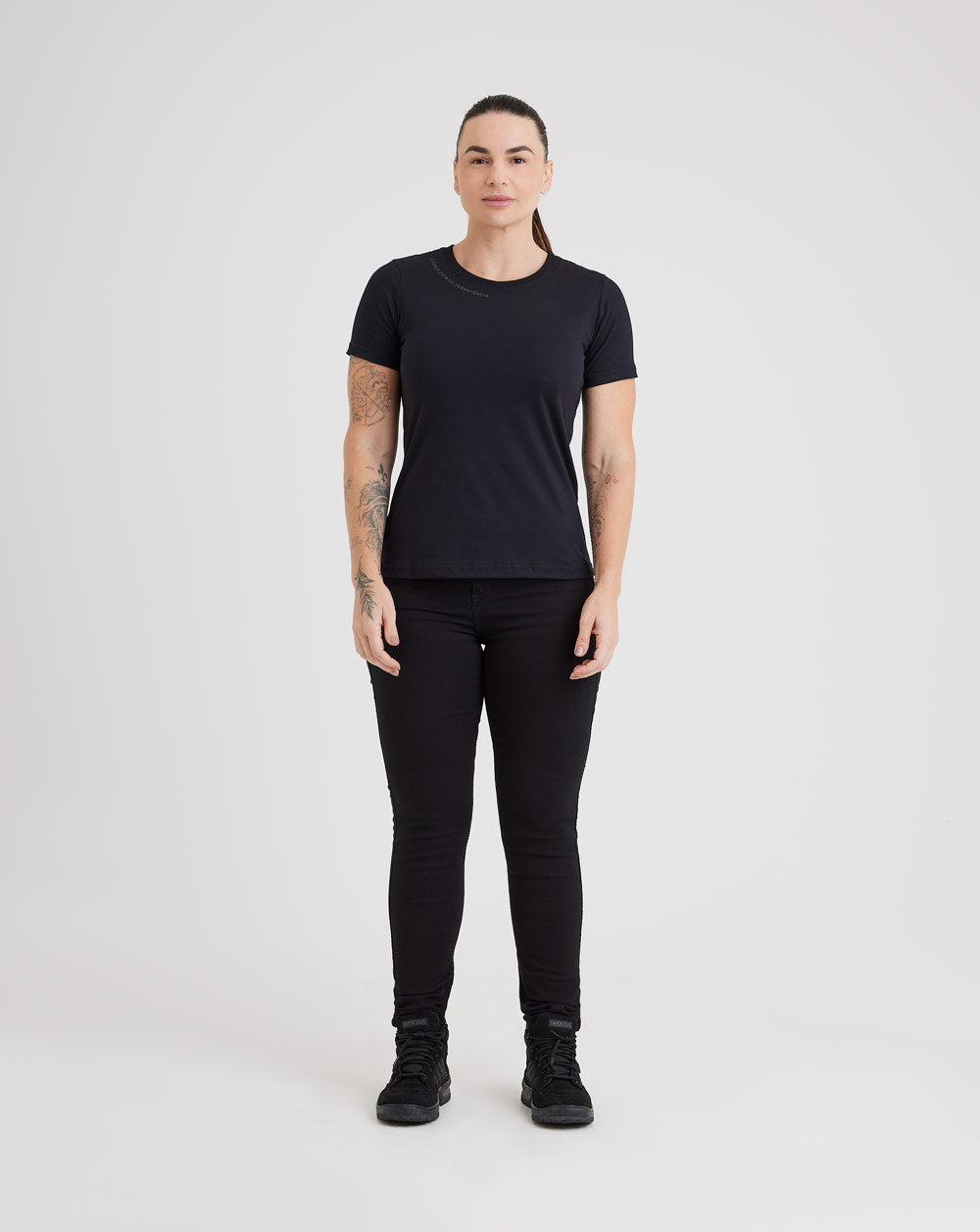 CAMISETA INVICTUS CONCEPT FORÇA PRETO FEMININA