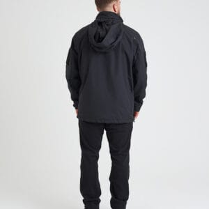 jaqueta-rain-preto-invictus-4