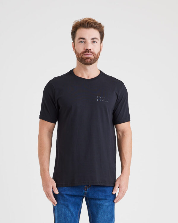 CAMISETA-CONCEPT-ADN-PRETO-INVICTUS-01.jpg